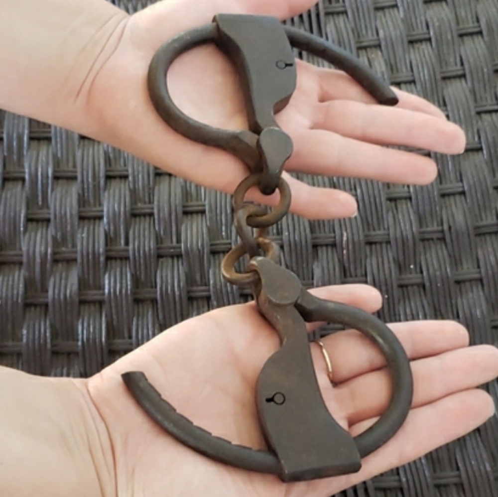1800s Handcuffs Antique Tower's Double Lock Swivel Link Handcuffs - Picture 3 of 15